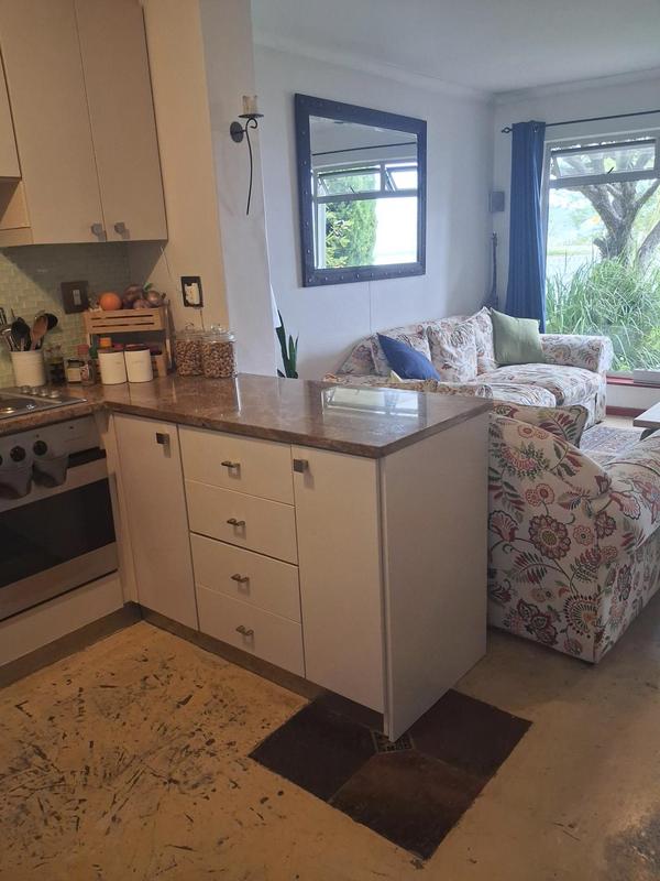 1 Bedroom Property for Sale in Vredehoek Western Cape